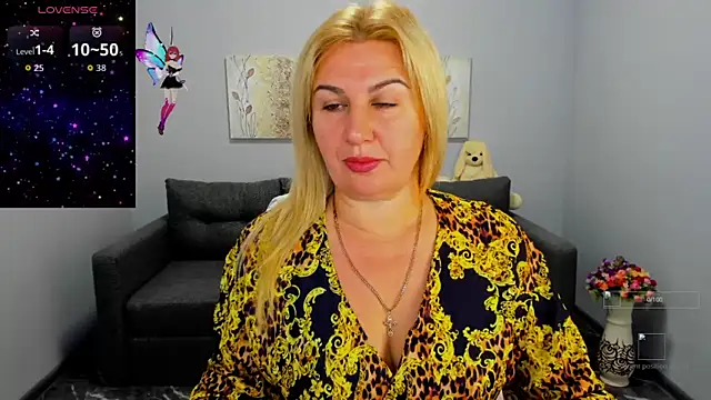 Snapshot of Lili_Crossi chatting on September 26, 5:47 am Lili Crossi online show from September 26, 5:47 am