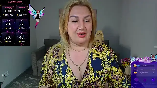 Lili Crossi online show from May 15, 5:49 am