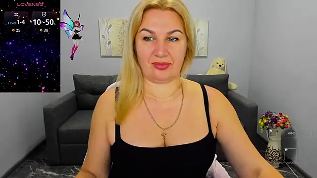 Snapshot of Lili_Crossi chatting on November 20, 6:58 am Lili Crossi online show from November 20, 6:58 am