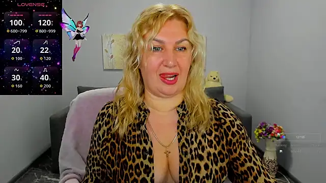 Snapshot of Lili_Crossi chatting on November 11, 6:41 am Lili Crossi online show from November 11, 6:41 am