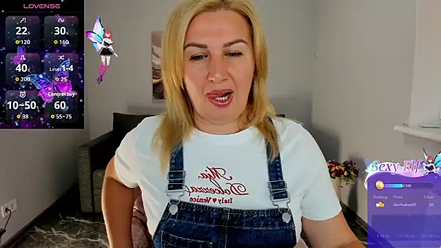 Snapshot of Lili_Crossi chatting on July 6, 5:58 am Lili Crossi online show from July 6, 5:58 am
