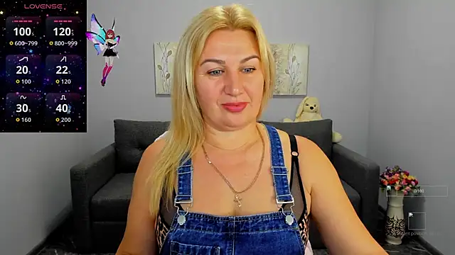 Snapshot of Lili_Crossi chatting on September 23, 5:58 am Lili Crossi online show from September 23, 5:58 am