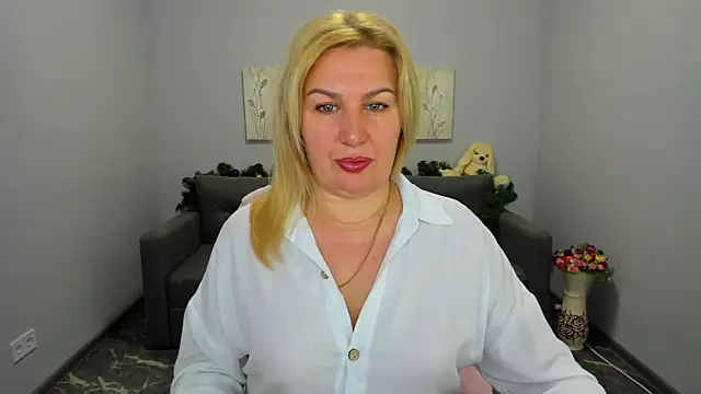 Lili Crossi online show from January 8, 6:41 am