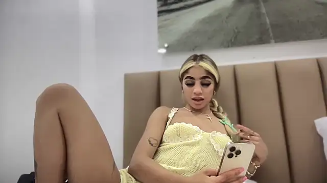 Susandolls online show from October 22, 7:19 am