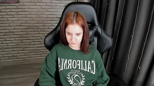 Snapshot of Tonya_Gray chatting on February 17, 11:44 am Tonya Gray online show from February 17, 11:44 am