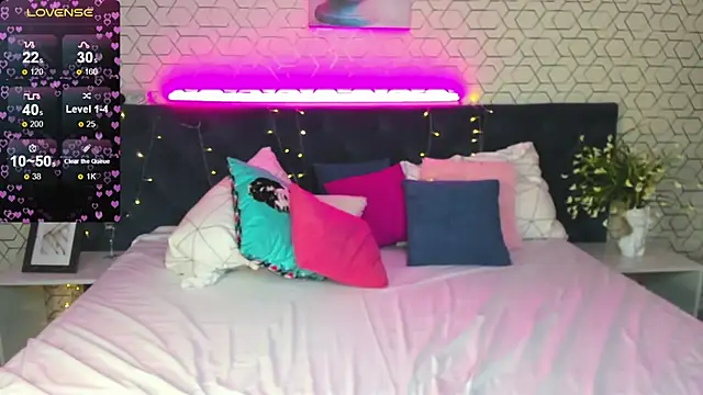 Snapshot of Tonya_Gray chatting on December 19, 8:02 am Tonya Gray online show from December 19, 8:02 am