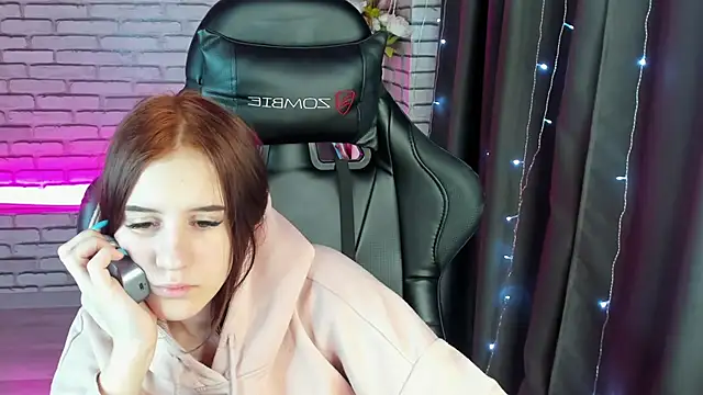 Snapshot of Tonya_Gray chatting on January 3, 6:33 am Tonya Gray online show from January 3, 6:33 am