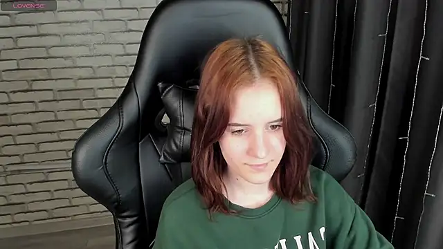 Snapshot of Tonya_Gray chatting on February 17, 2:49 pm Tonya Gray online show from February 17, 2:49 pm