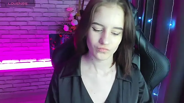 Snapshot of Tonya_Gray chatting on December 20, 11:37 pm Tonya Gray online show from December 20, 11:37 pm