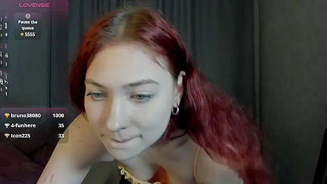 Miss you kiss online show from February 1, 1:30 pm