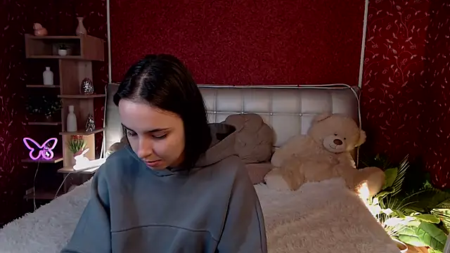 AuroraAksnesss online show from September 30, 4:13 pm