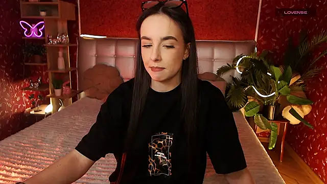 AuroraAksnesss online show from February 5, 3:42 pm