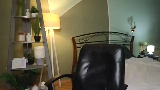 AuroraAksnesss online show from March 6, 4:07 pm