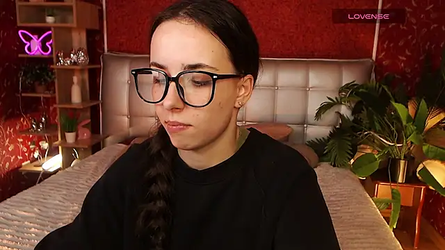 AuroraAksnesss online show from February 15, 5:17 pm