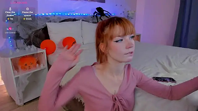 Linablueeyed online show from November 3, 9:13 am