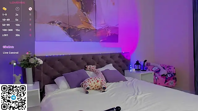 Linablueeyed online show from March 29, 9:33 am