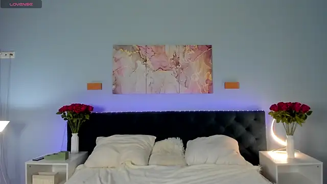 Linablueeyed online show from September 28, 8:21 am