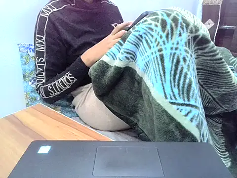 DOLL CUTY online show from December 4, 3:55 pm