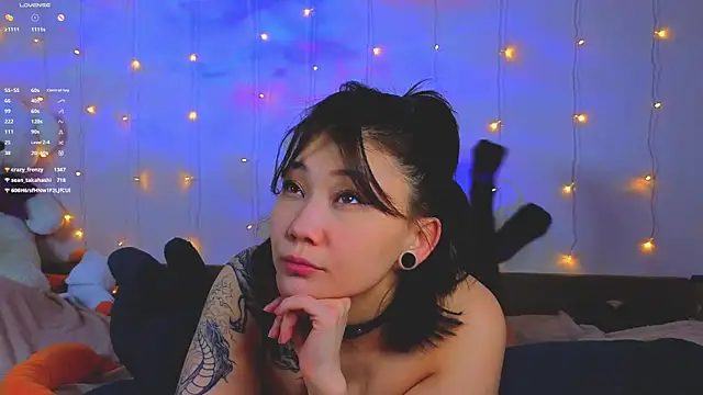 Snapshot of Renochka chatting on February 16, 7:27 pm Renochka online show from February 16, 7:27 pm