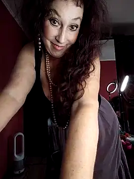 Snapshot of GypsyEsmeralda chatting on September 18, 5:54 am GypsyEsmeralda online show from September 18, 5:54 am