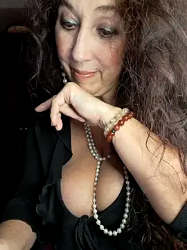 Snapshot of GypsyEsmeralda chatting on November 1, 5:29 pm GypsyEsmeralda online show from November 1, 5:29 pm