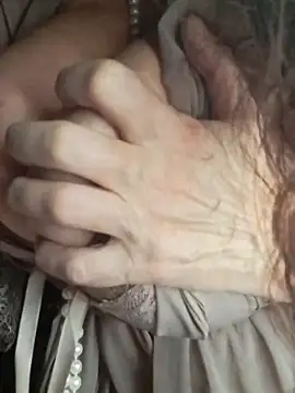 Snapshot of GypsyEsmeralda chatting on November 18, 8:01 pm GypsyEsmeralda online show from November 18, 8:01 pm