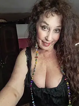 Snapshot of GypsyEsmeralda chatting on May 6, 6:23 pm GypsyEsmeralda online show from May 6, 6:23 pm