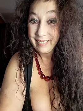 Snapshot of GypsyEsmeralda chatting on October 19, 7:11 am GypsyEsmeralda online show from October 19, 7:11 am