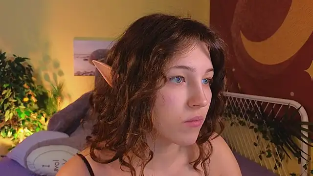 Snapshot of cherry_lea chatting on February 2, 5:48 pm cherry lea online show from February 2, 5:48 pm