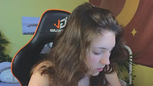 Snapshot of cherry_lea chatting on February 6, 6:02 pm cherry lea online show from February 6, 6:02 pm