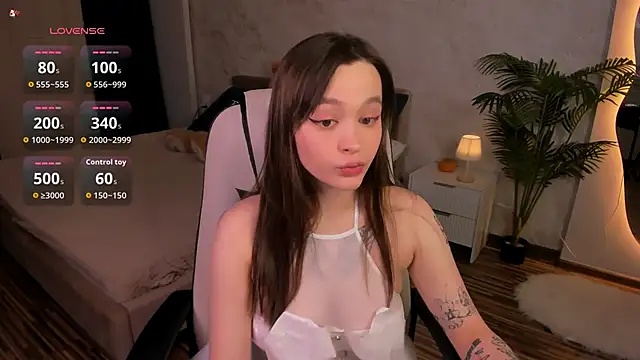 BadScarlet1 online show from November 16, 1:27 pm