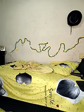 Snapshot of FreakySag_8888 chatting on December 2, 3:19 am FreakySag 8888 online show from December 2, 3:19 am