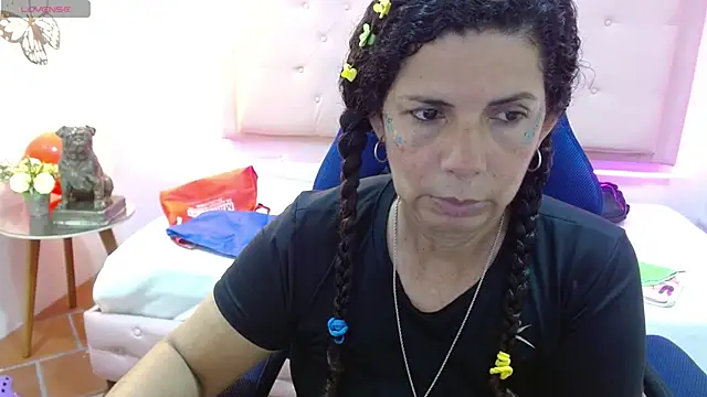 Snapshot of sila_bolum chatting on June 12, 7:00 pm sila bolum online show from June 12, 7:00 pm