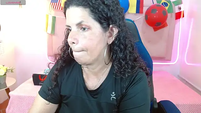 Snapshot of sila_bolum chatting on June 25, 6:24 pm sila bolum online show from June 25, 6:24 pm
