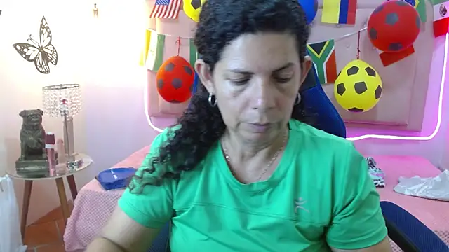 Snapshot of sila_bolum chatting on July 4, 6:45 pm sila bolum online show from July 4, 6:45 pm