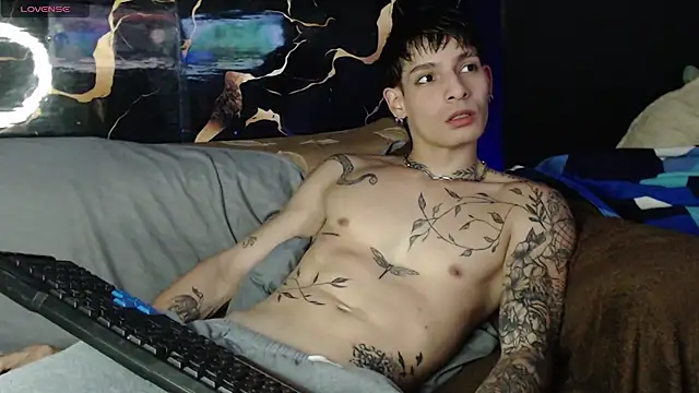 Apolo Hidalgo01 online show from April 18, 9:37 pm