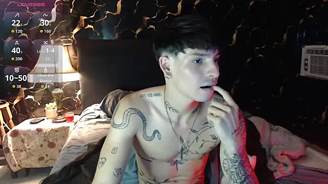 Snapshot of Apolo_Hidalgo01 chatting on November 15, 10:58 pm Apolo Hidalgo01 online show from November 15, 10:58 pm