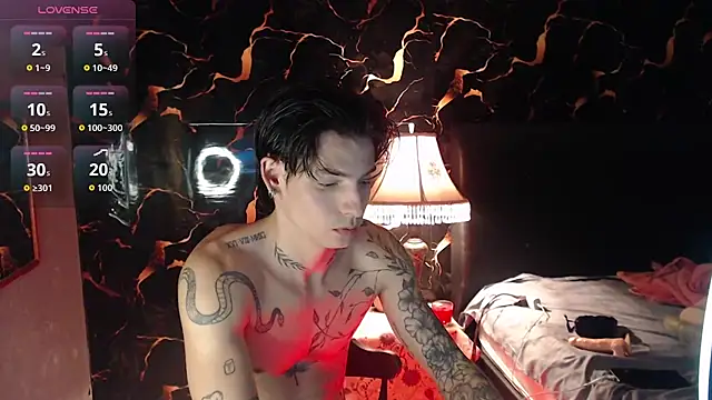 Snapshot of Apolo_Hidalgo01 chatting on November 6, 10:58 pm Apolo Hidalgo01 online show from November 6, 10:58 pm