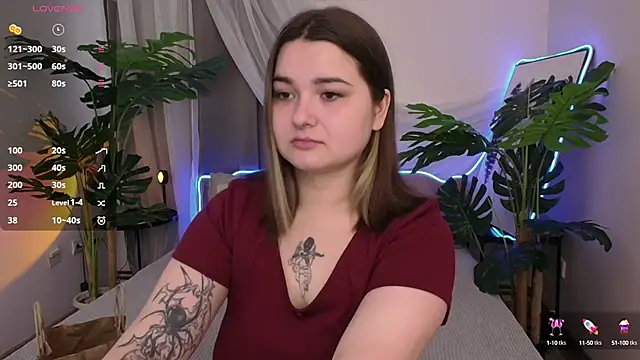 Snapshot of Alice_Walters chatting on September 16, 2:29 pm Alice Walters online show from September 16, 2:29 pm