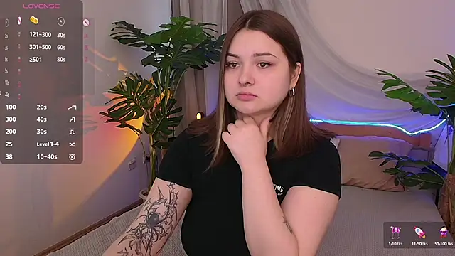Snapshot of Alice_Walters chatting on October 22, 2:38 pm Alice Walters online show from October 22, 2:38 pm