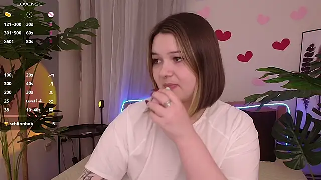 Snapshot of Alice_Walters chatting on February 4, 10:02 pm Alice Walters online show from February 4, 10:02 pm