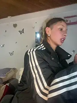 Snapshot of Andi9_ chatting on February 6, 2:00 am Andi9 online show from February 6, 2:00 am