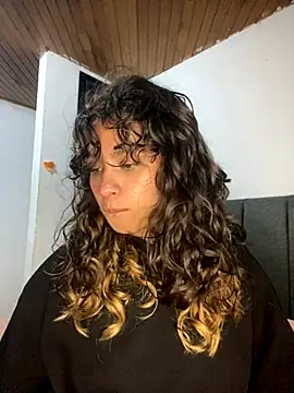 Snapshot of Andi9_ chatting on October 15, 1:59 am Andi9 online show from October 15, 1:59 am