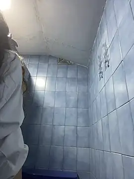 Snapshot of Andi9_ chatting on February 21, 2:06 am Andi9 online show from February 21, 2:06 am