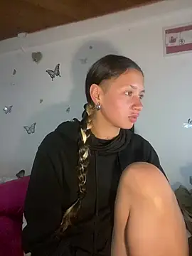 Snapshot of Andi9_ chatting on January 30, 3:44 am Andi9 online show from January 30, 3:44 am