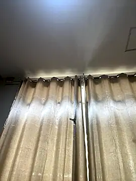 Snapshot of Milly____s chatting on October 8, 4:03 am Milly s online show from October 8, 4:03 am