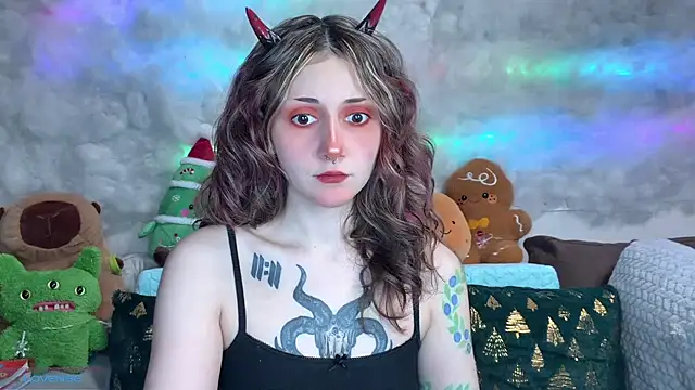 Snapshot of _Devill_Baby chatting on January 6, 6:56 pm Devill Baby online show from January 6, 6:56 pm