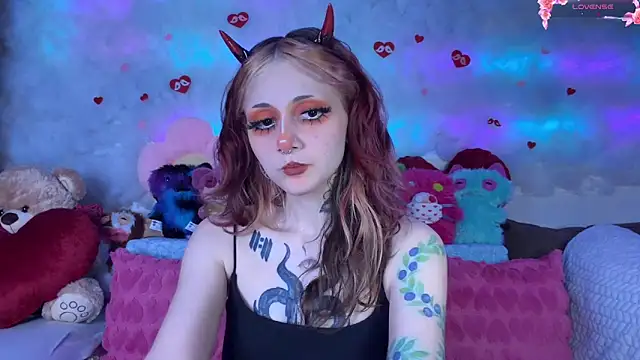 Snapshot of _Devill_Baby chatting on March 4, 8:38 pm Devill Baby online show from March 4, 8:38 pm