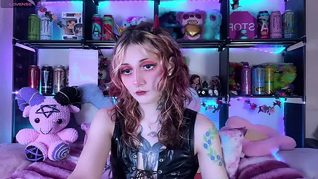 Snapshot of _Devill_Baby chatting on July 9, 6:29 pm Devill Baby online show from July 9, 6:29 pm
