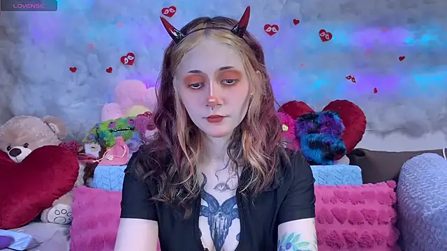 Snapshot of _Devill_Baby chatting on February 20, 8:33 pm Devill Baby online show from February 20, 8:33 pm